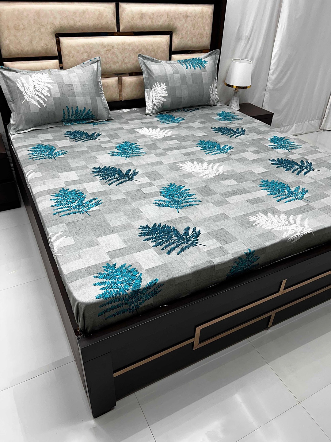 

Pure Decor Velar Sib Grey & Green Floral Cotton 400 TC King Bedsheet & 2 Pillow Covers