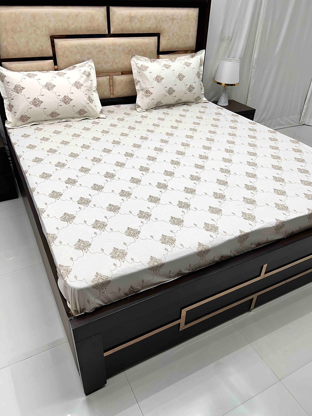

Pure Decor Villa Brown & White Ethnic Motifs Pure Cotton 400 TC King Bedsheet Set