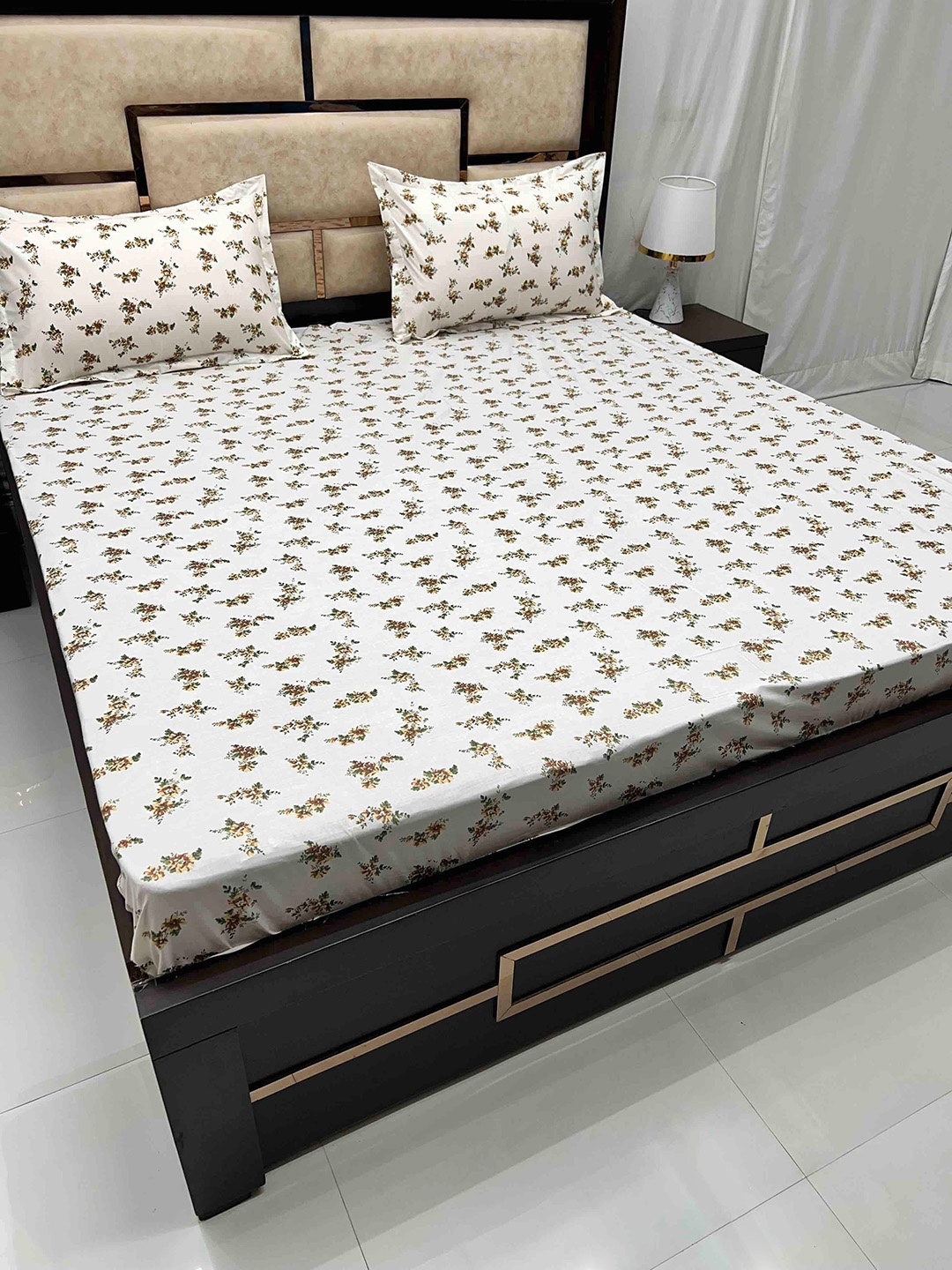 

Pure Decor Villa White Floral Pure Cotton 400 TC King Bedsheet With 2 Pillow Covers