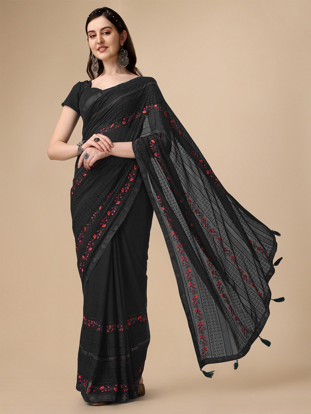 

Vaidehi Fashion Floral Embroidered Pure Chiffon Saree, Black