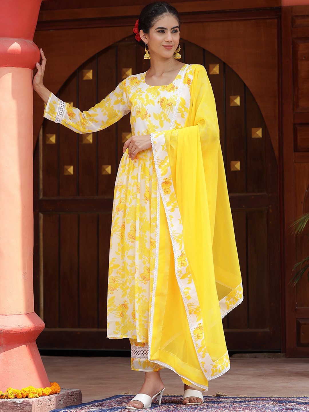 

ASPORA Floral Printed Anarkali Kurta with Palazzos & With Dupatta, Yellow