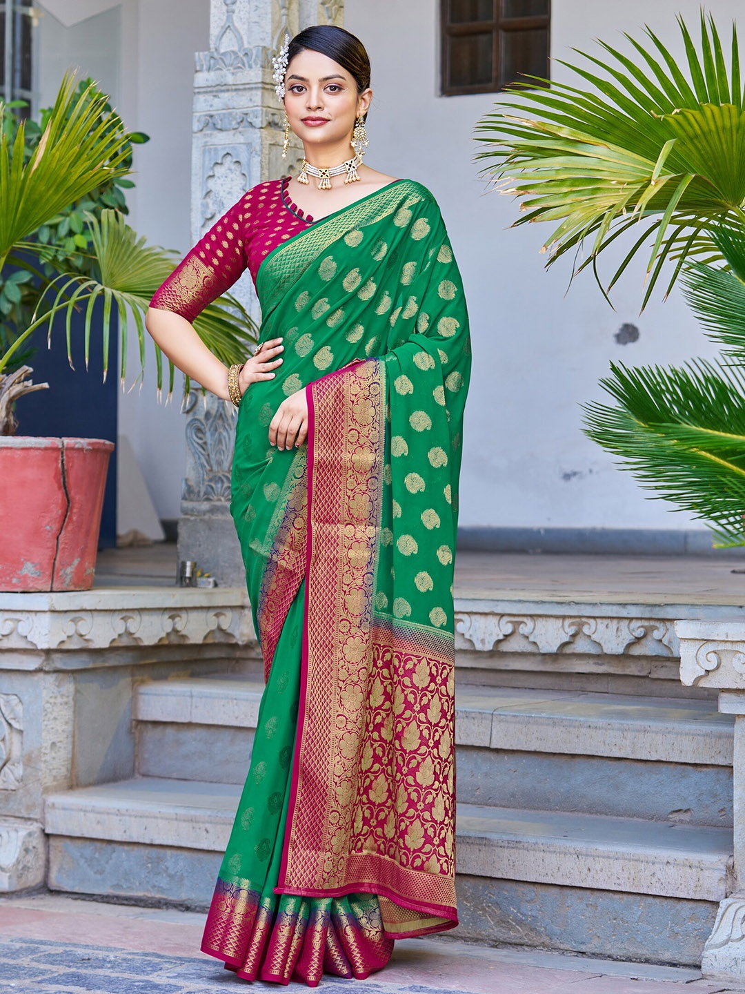 

SARIYA Ethnic Motifs Woven Design Zari Banarasi Saree, Green