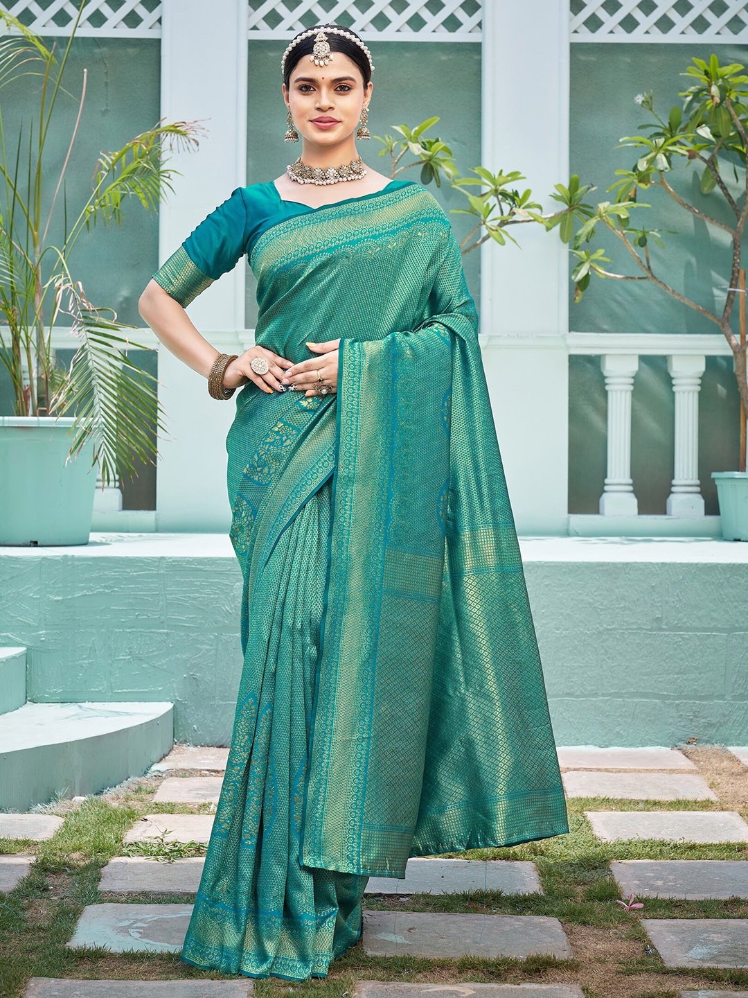 

SARIYA Ethnic Motifs Woven Design Zari Banarasi Saree, Turquoise blue