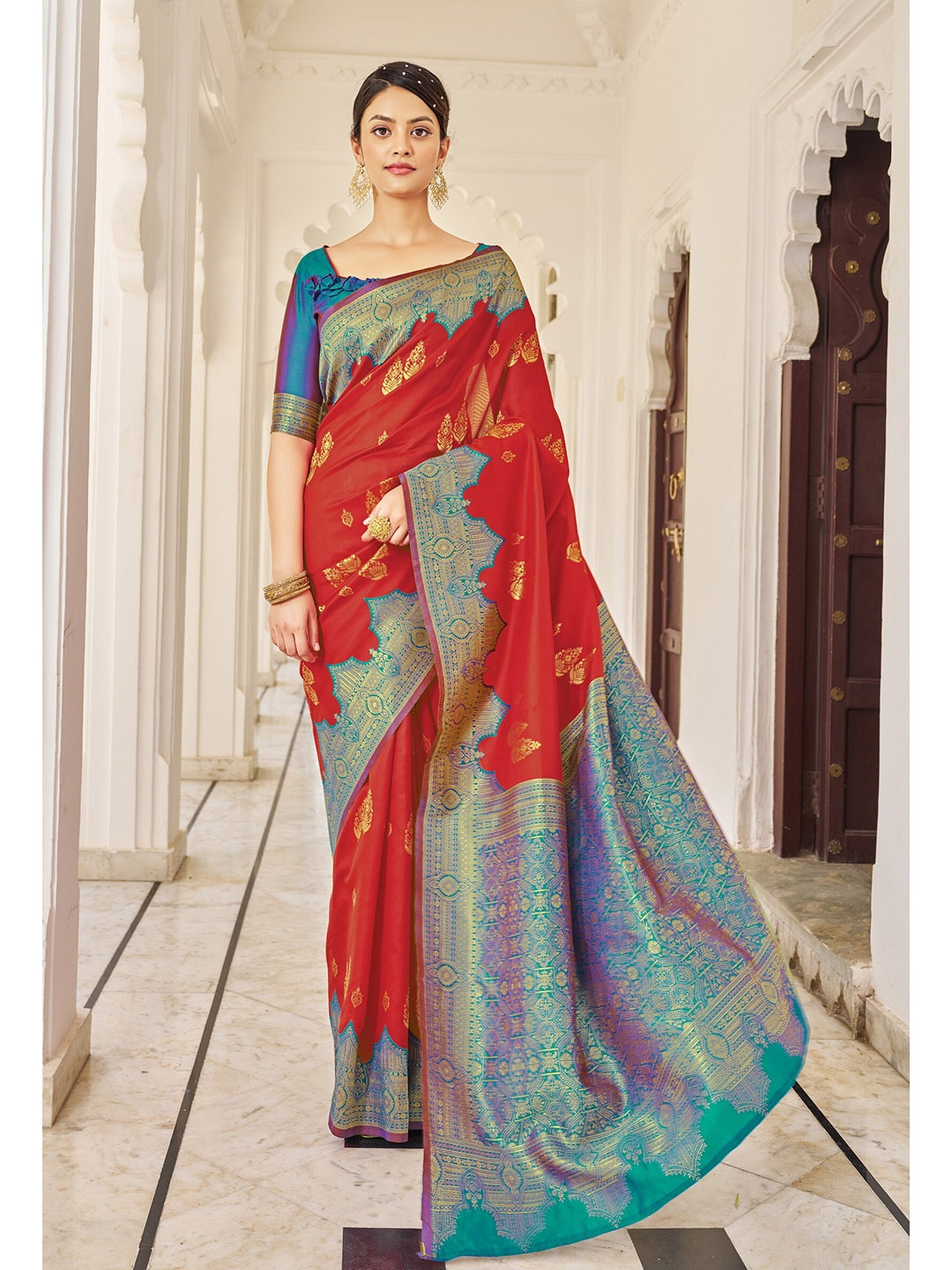 

SARIYA Ethnic Motifs Woven Design Zari Detailed Banarasi Saree, Red