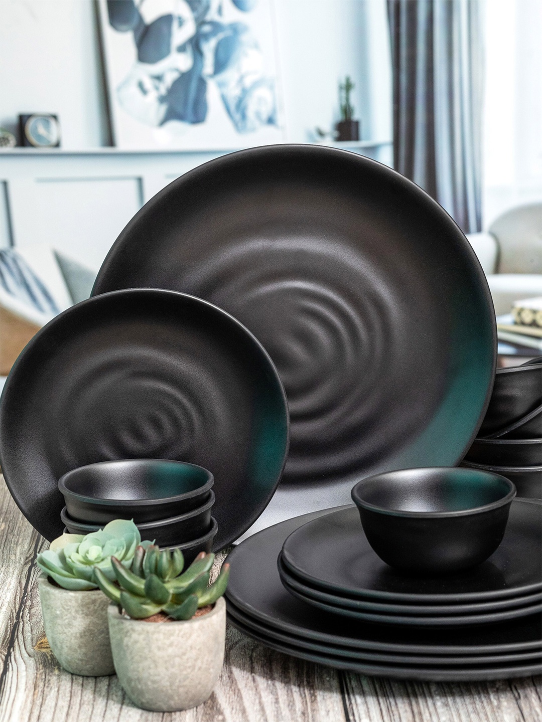 

Servewell 16 Pieces Black Melamine Matte Dinner Set