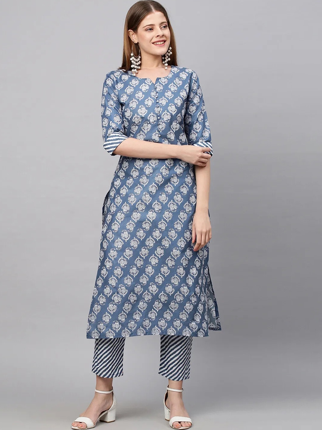 

Bollyclues Ethnic Motifs Printed Pure Cotton Straight Kurta with Trousers, Grey