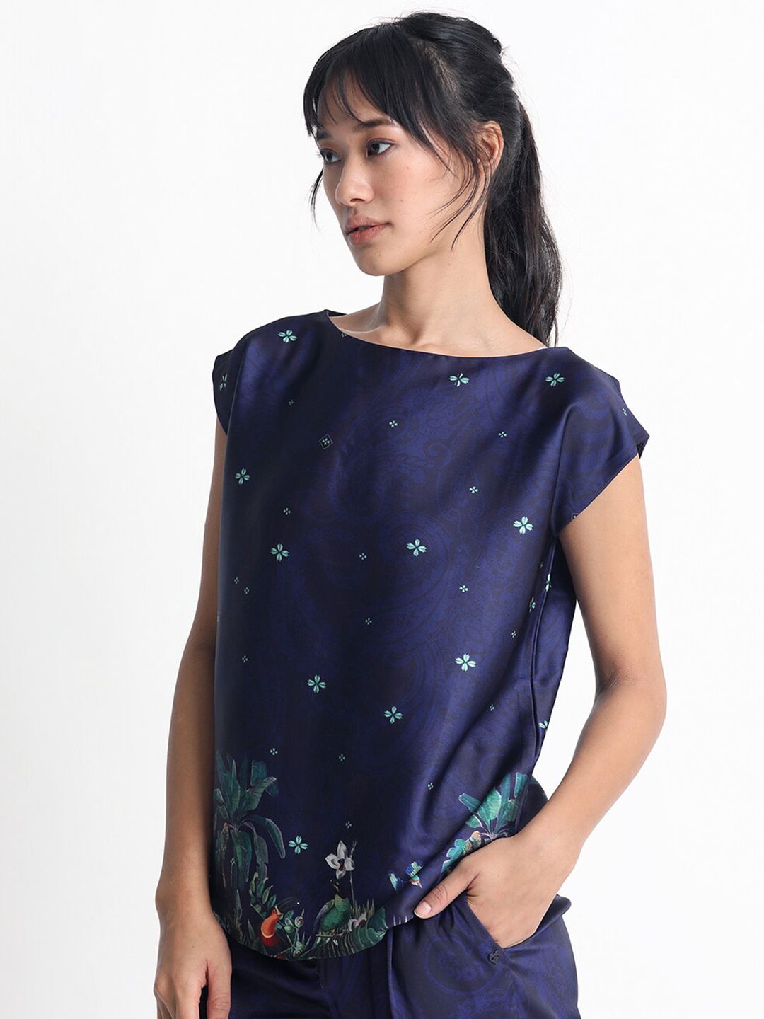 

RAREISM Floral Printed Extended Sleeves Top, Navy blue