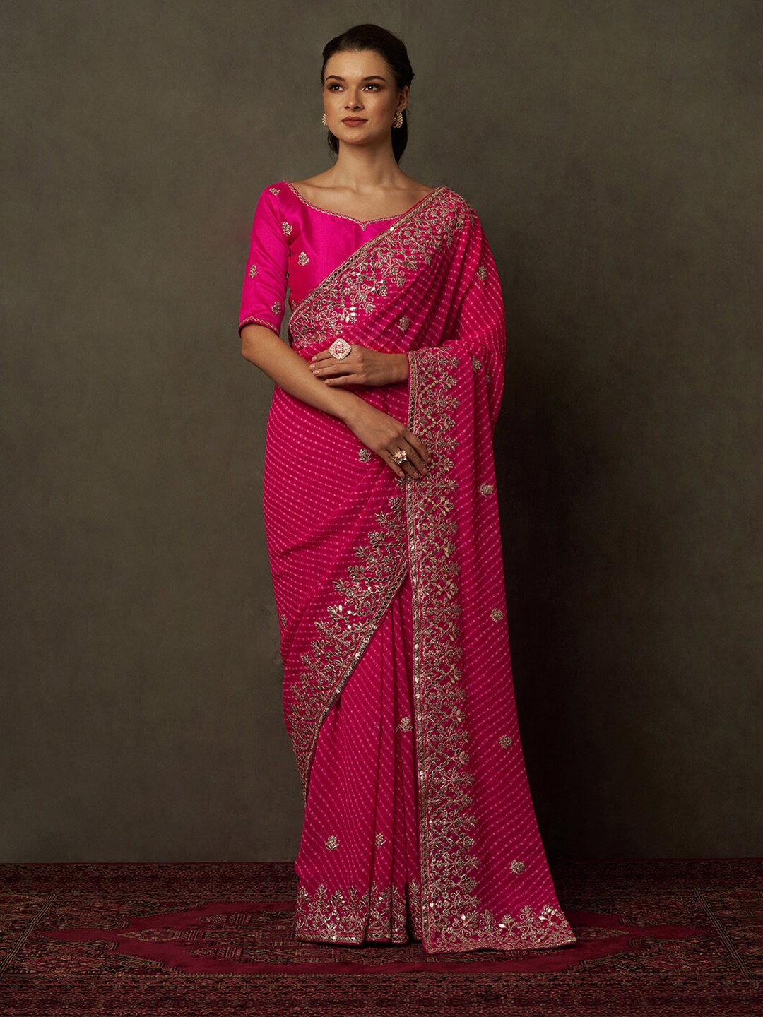 

Saree mall Pink & White Embroidered Bandhani Sarees