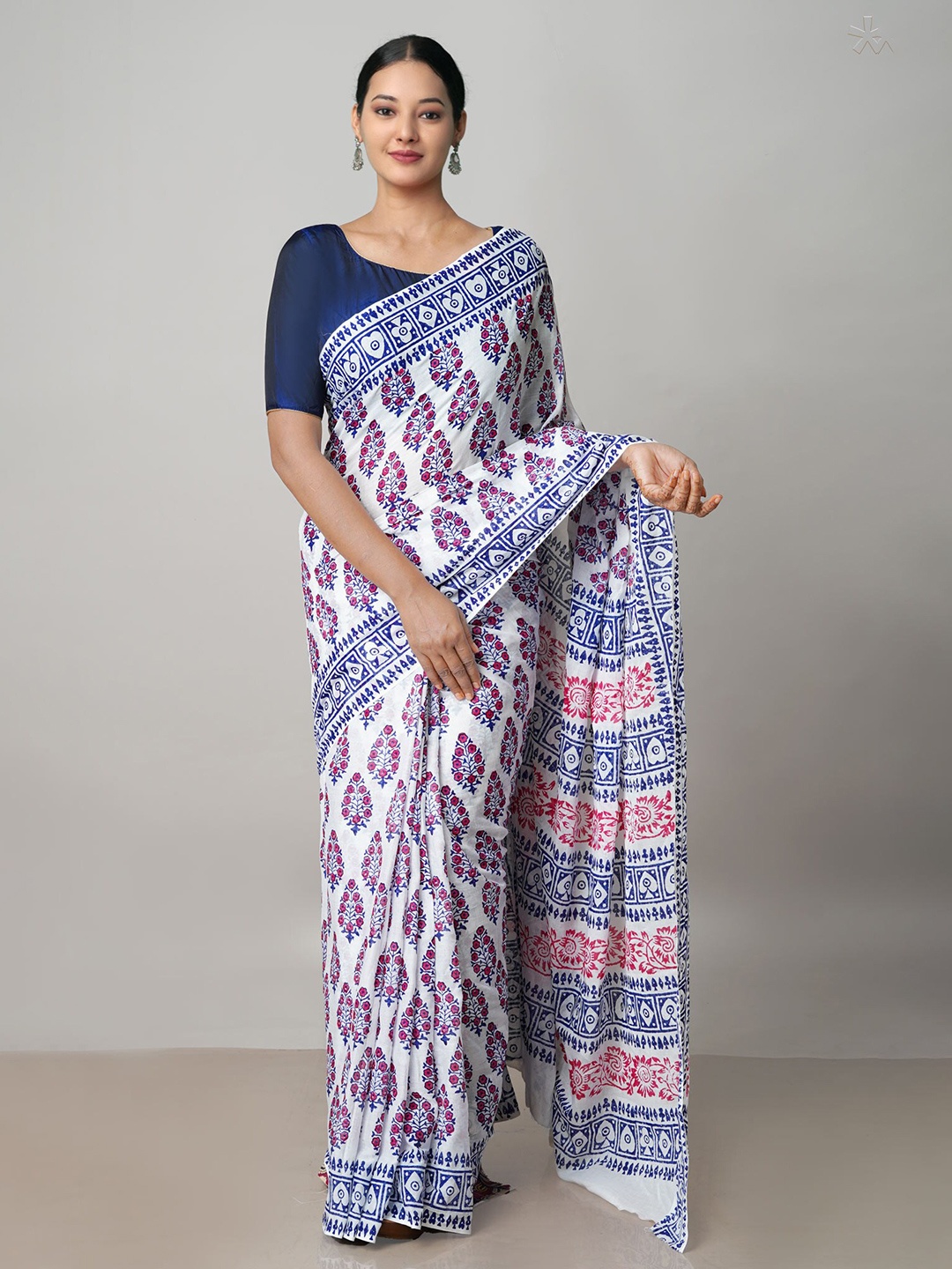 

Unnati Silks Ethnic Motifs Pure Cotton Handloom Block Print Saree, White