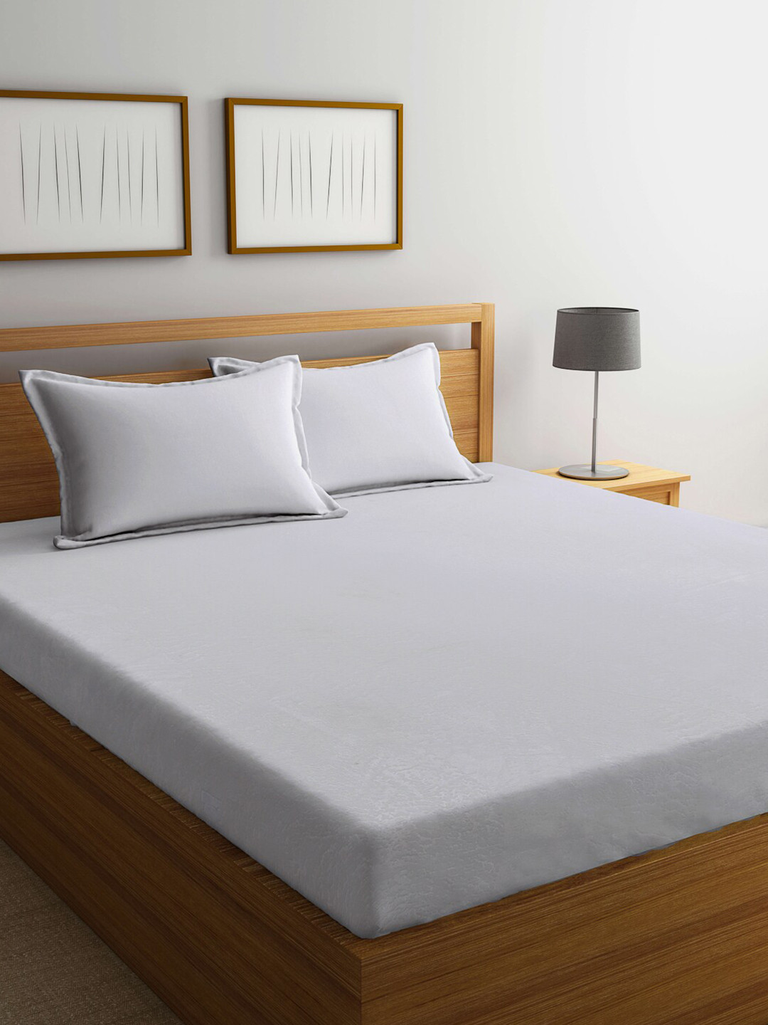 

KLOTTHE White Woolen 300 TC King Bedsheet With 2 Pillow Covers