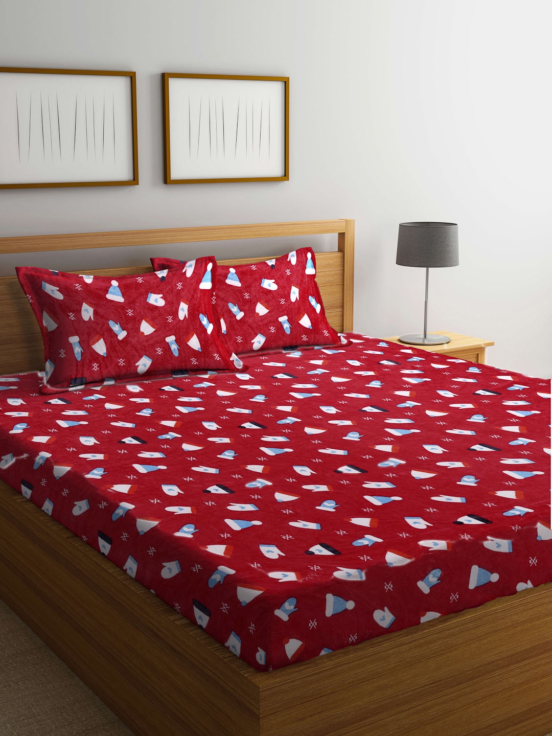 

KLOTTHE Red & White Conversational Printed Woolen 300 TC King Bedsheet & 2 Pillow Covers