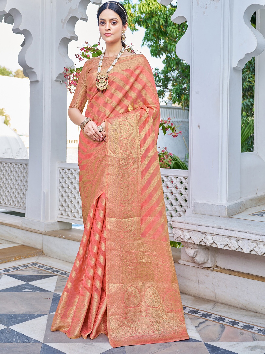 

SARIYA Woven Design Zari Organza Banarasi Saree, Pink