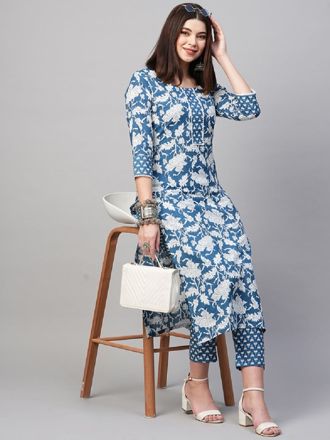 

Bollyclues Floral Printed Pure Cotton Straight Kurta with Trousers, Blue