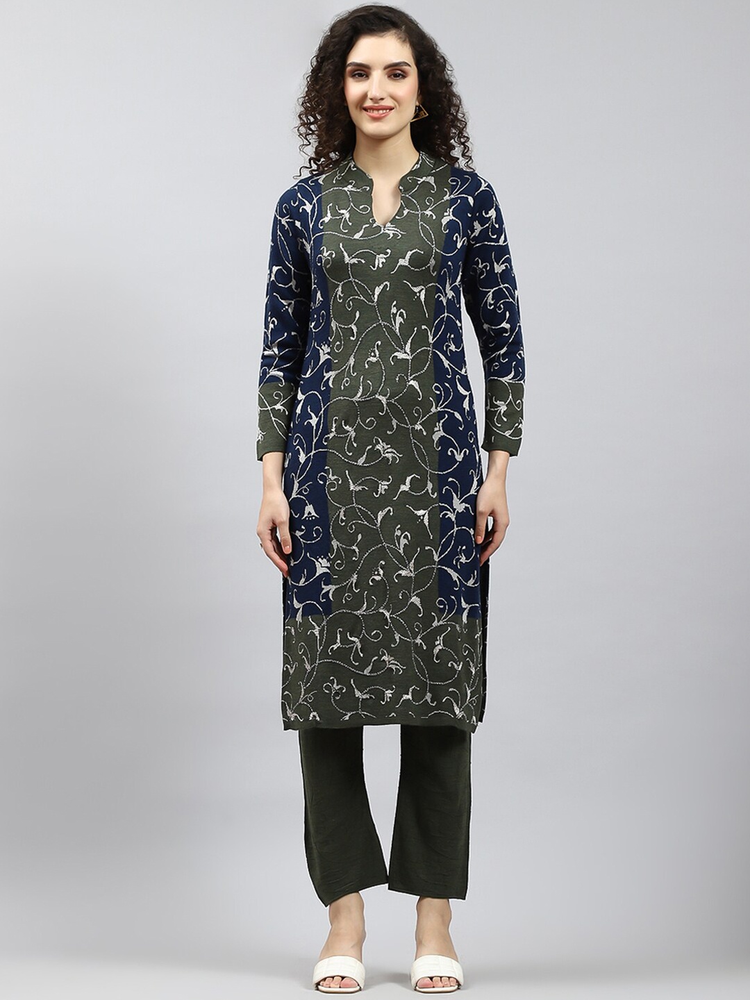 

Monte Carlo Woven Design Mandarin Collar Wool Blend Kurta With Trousers, Green