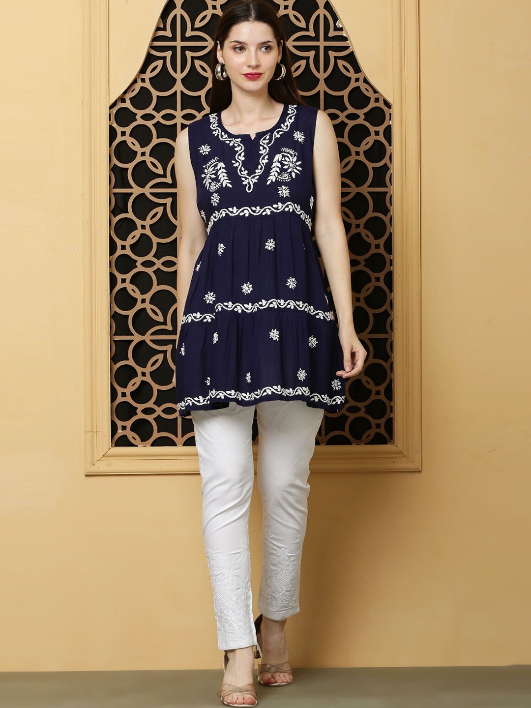 

FAWOMENT Floral Embroidered Chikankari A-Line Kurta, Blue