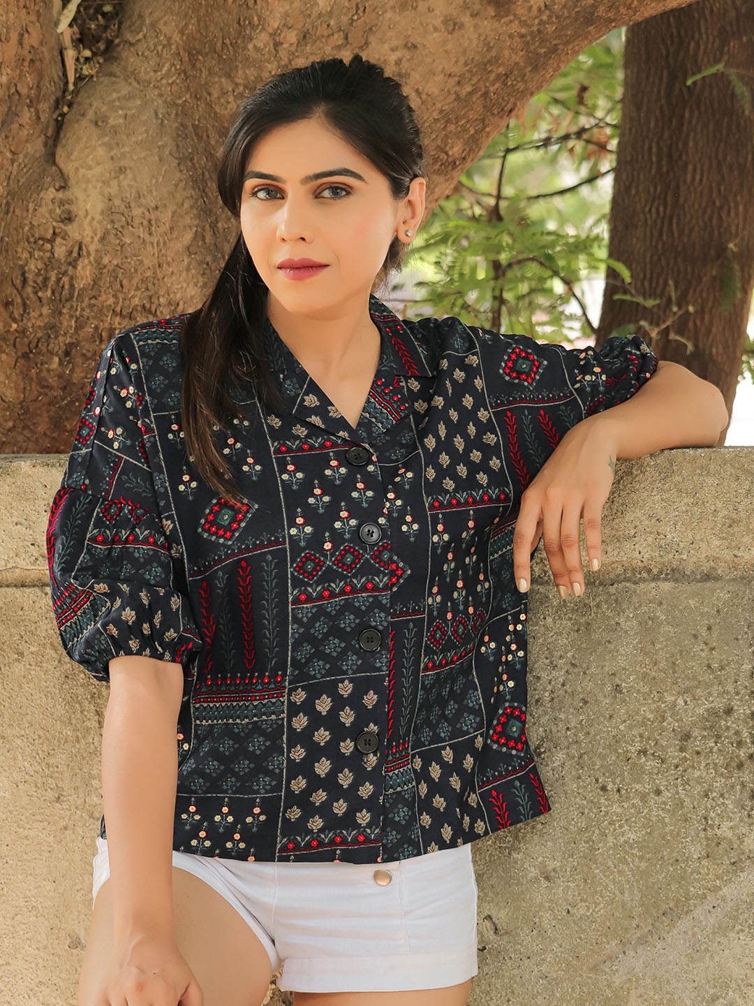 

CLEMIRA Abstract Shirt Collar Puff Sleeve Knitted Casual Shirt Style Top, Navy blue