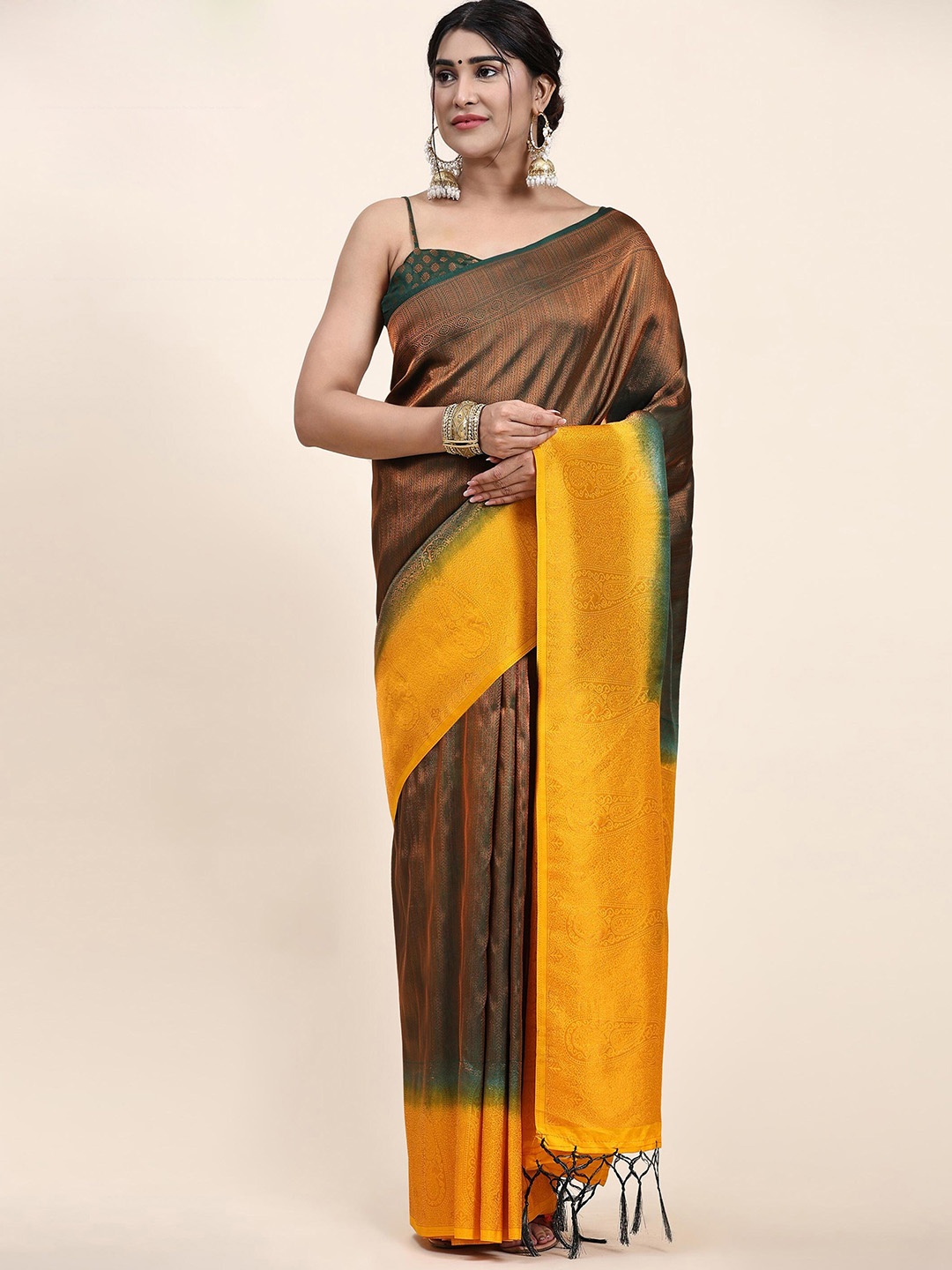 

Mitera Green & Gold-Toned Ethnic Motifs Woven Design Zari Saree