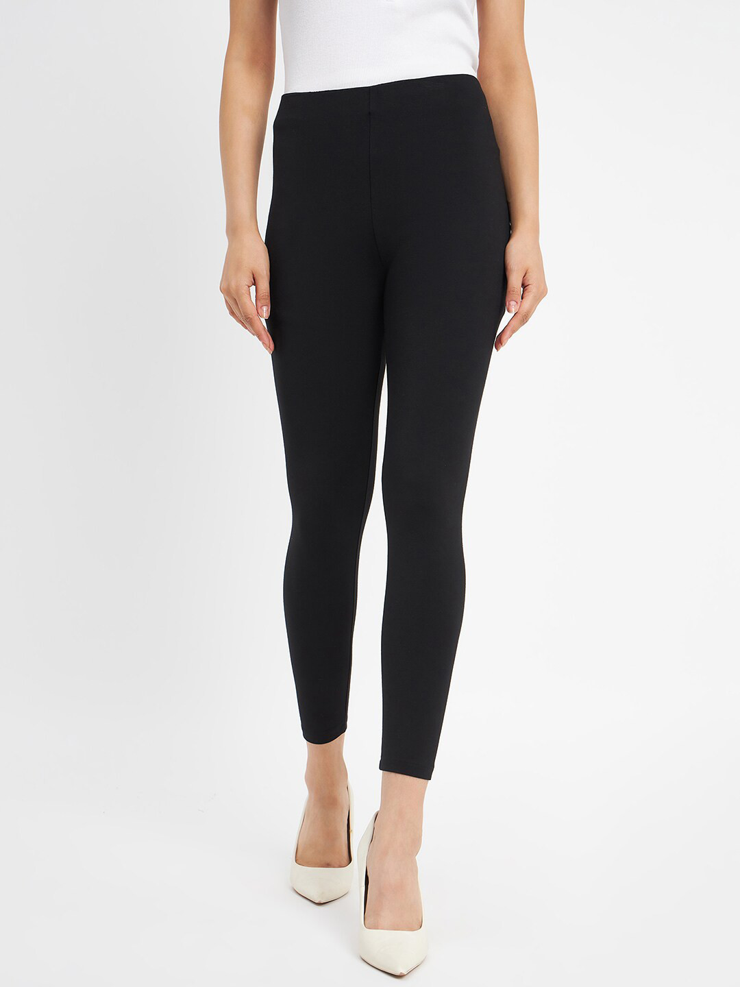 

Madame Women Mid-Rise Jeggings, Black