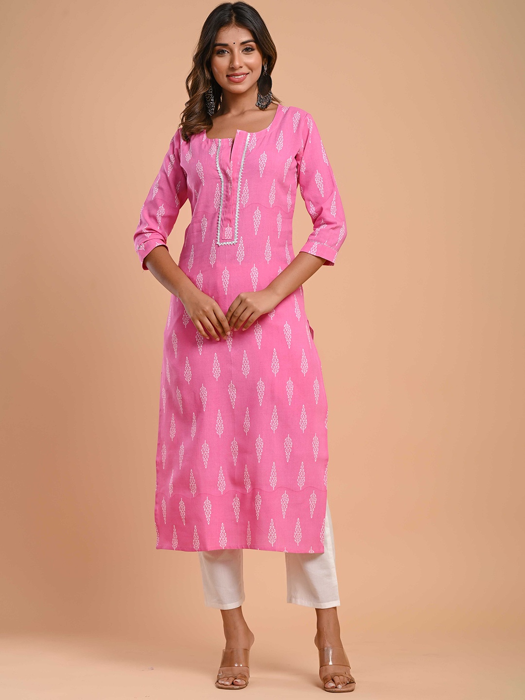 

Aasiya Ethnic Motifs Printed Gotta Patti Straight Kurta, Pink