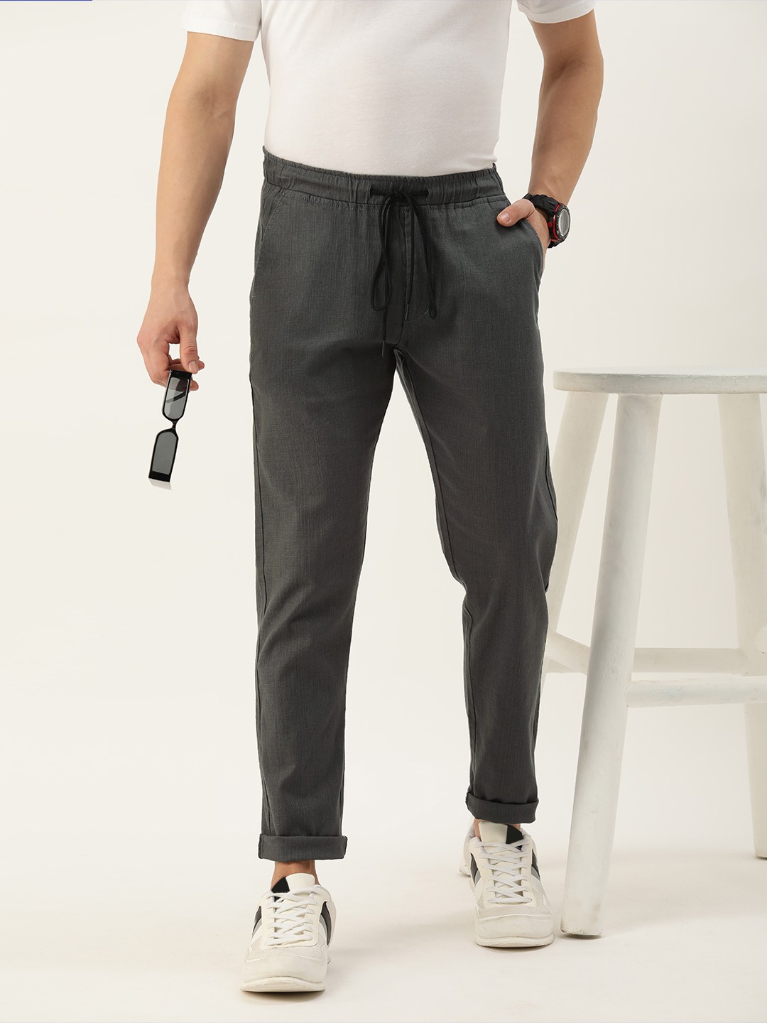 

Harvard Men Solid Regular Fit Joggers, Charcoal