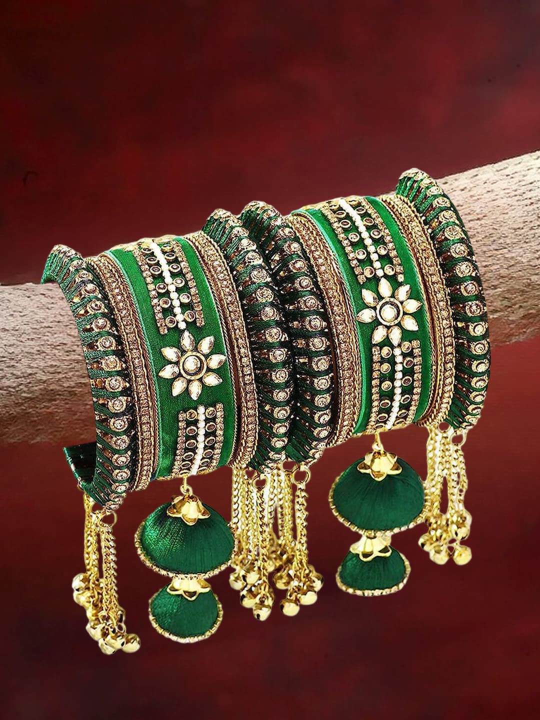 

OOMPH Set Of 10 Kundan Studded Bangles, Gold