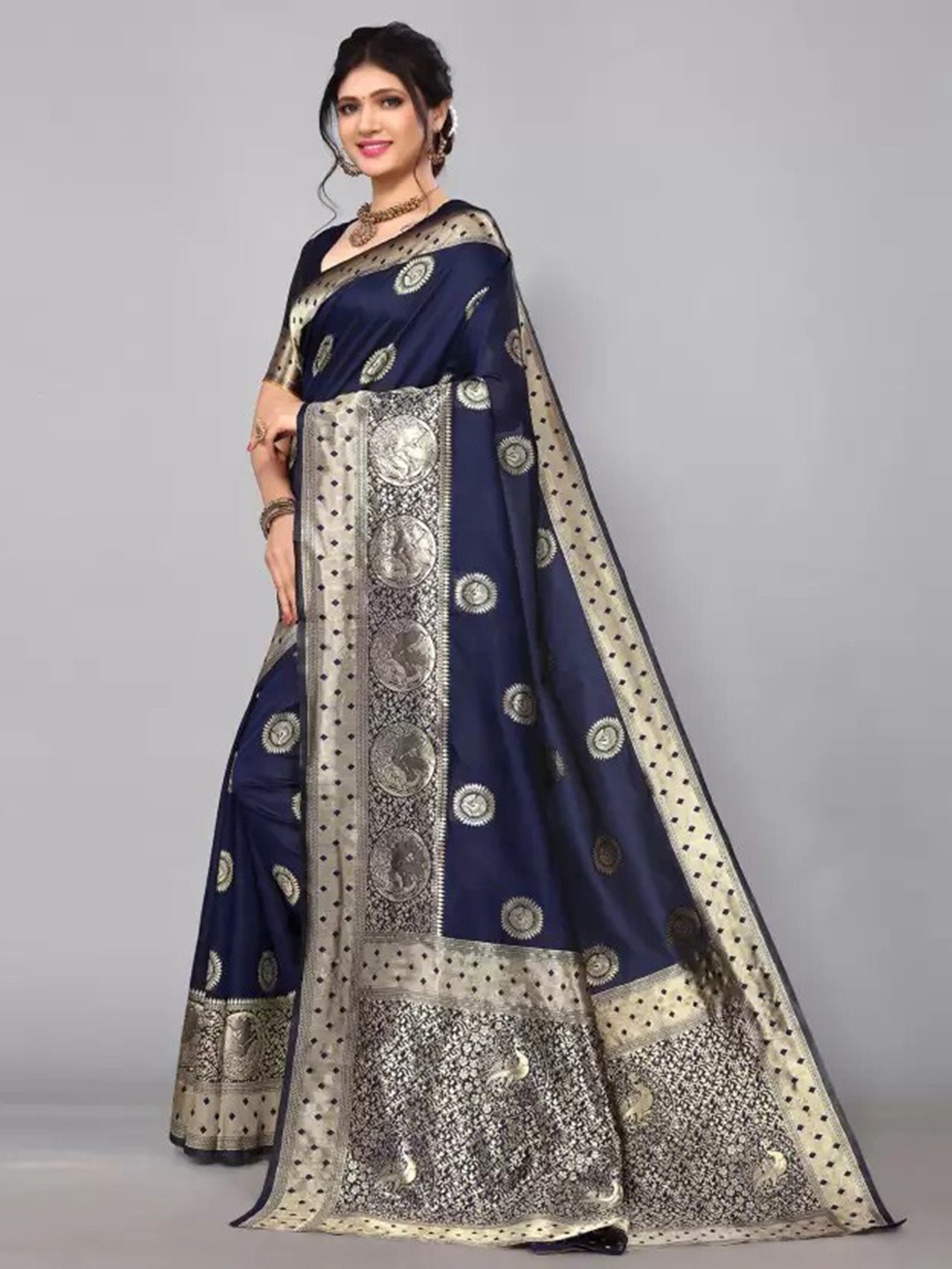 

MAGMINA Paisley Zari Silk Blend Kanjeevaram Saree, Blue