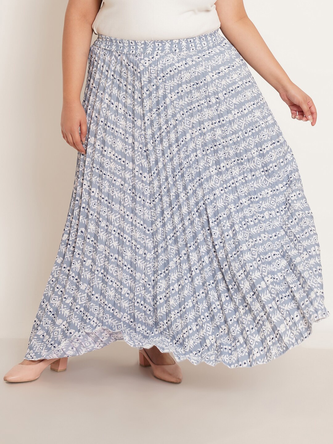 

U&F Beyond Plus Size Geometric Printed Flared Maxi Skirt, White