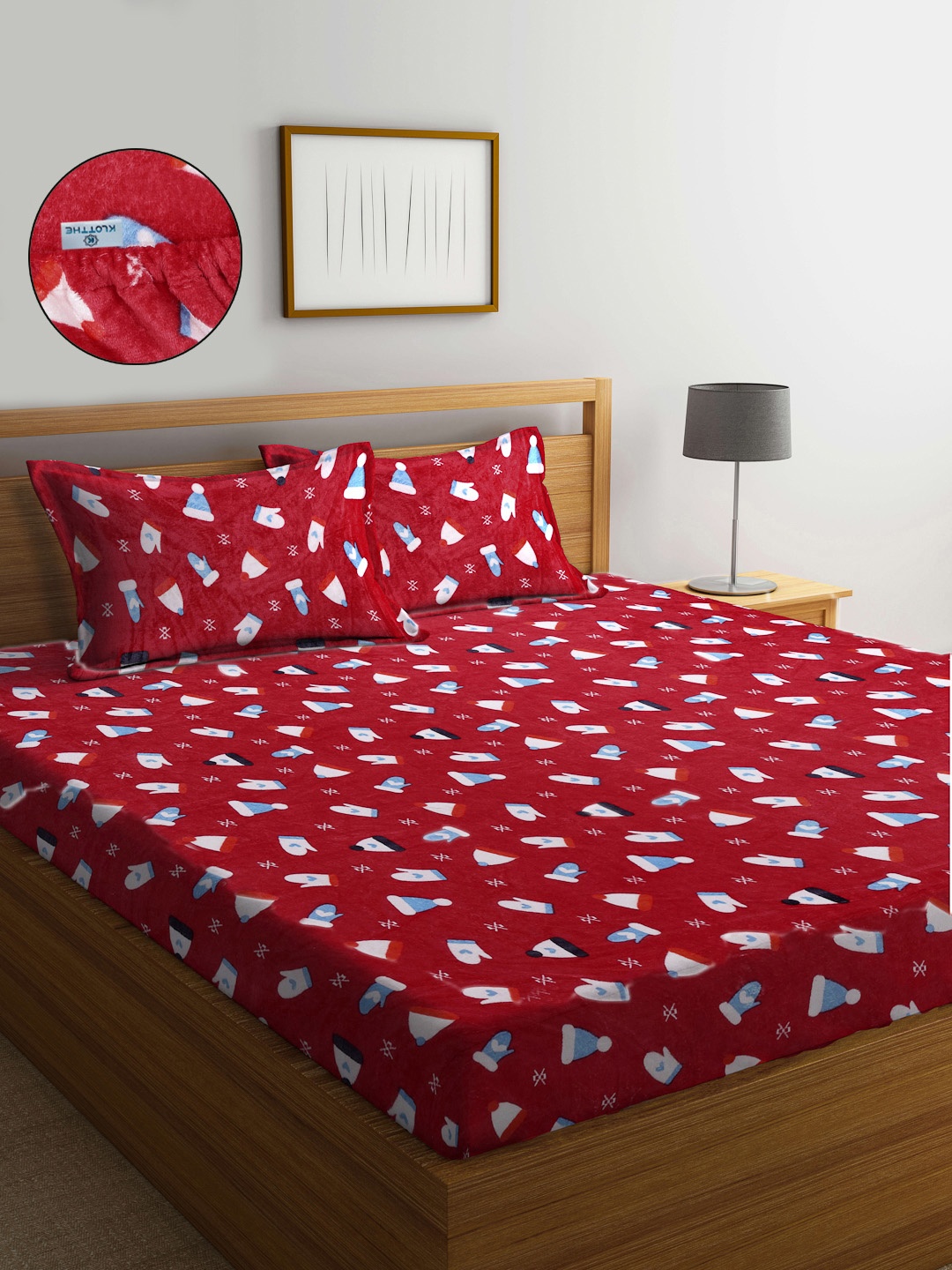 

KLOTTHE Red & White Conversational Woolen 300 TC King Bedsheet With 2 Pillow Covers