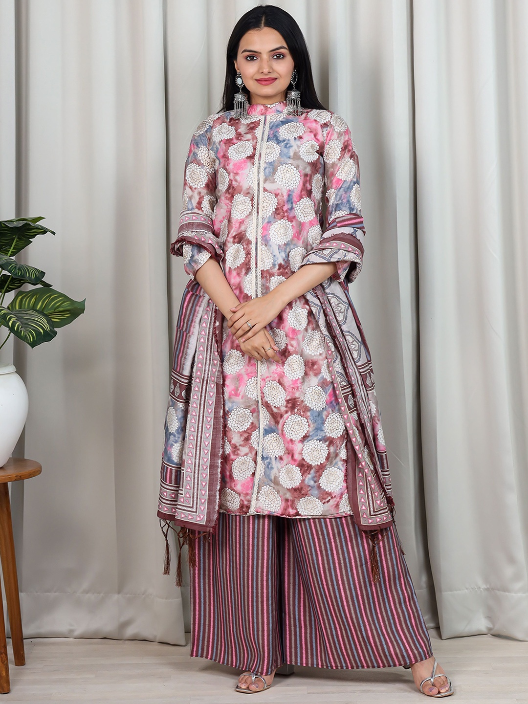 

Virah Fashion Floral Printed Chanderi Cotton Kurta With Palazzo & Dupatta, Pink