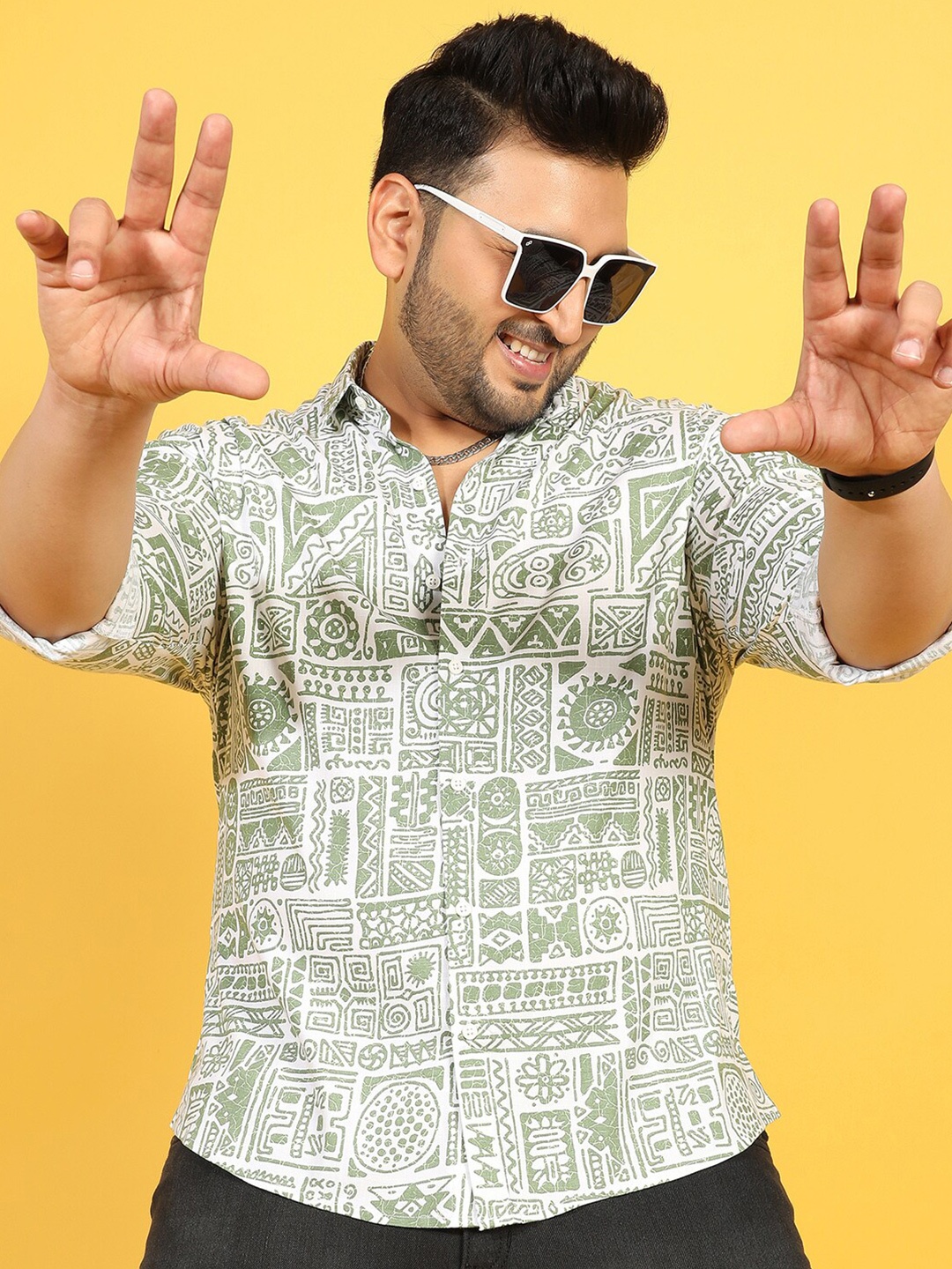 

Instafab Plus Classic Fit Geometric Printed Casual Shirt, Sea green