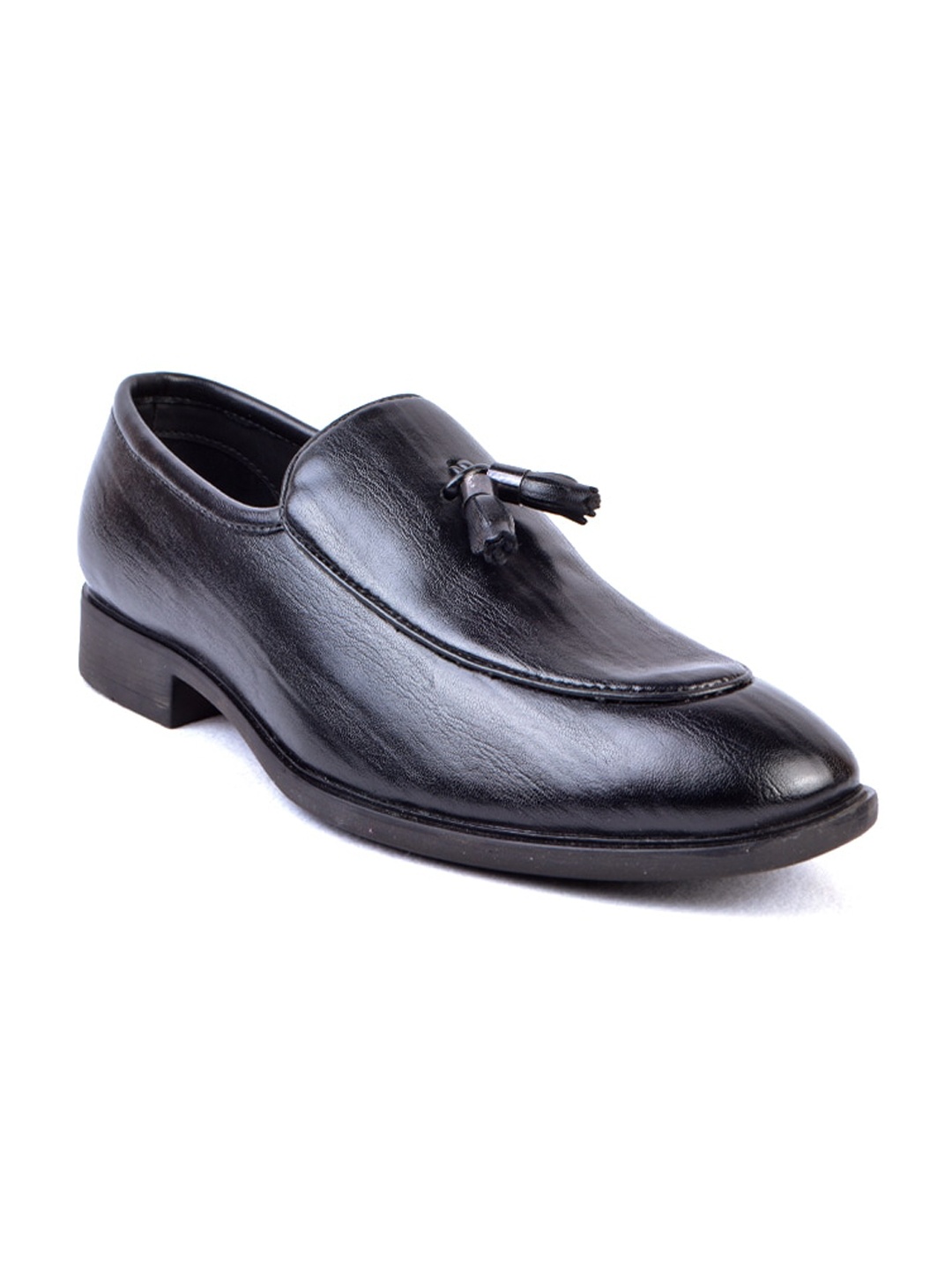 

Cliff Fjord Men Textured Tasselled Formal Loafers, Black