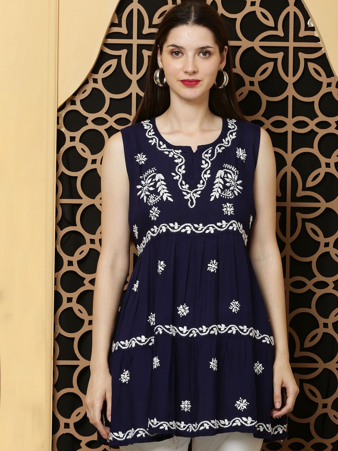 

FAWOMENT Floral Embroidered Thread Work Detailed A-Line Kurta, Navy blue