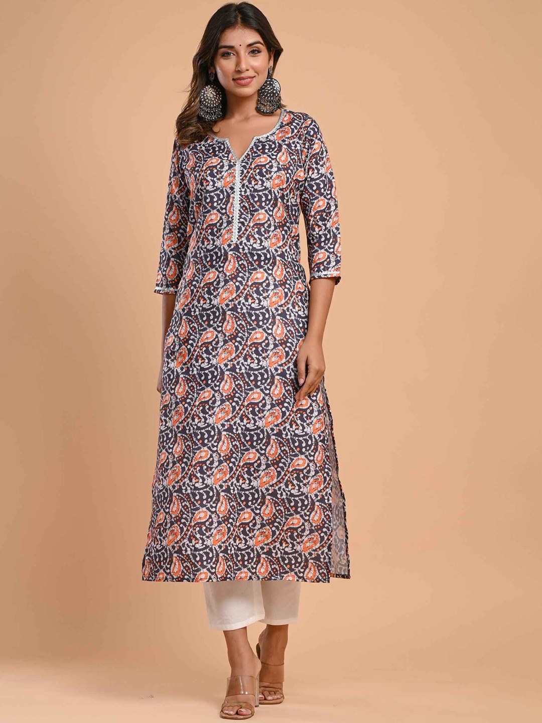 

Aasiya Paisley Printed V-Neck Gotta Patti Detail Straight Kurta, Grey