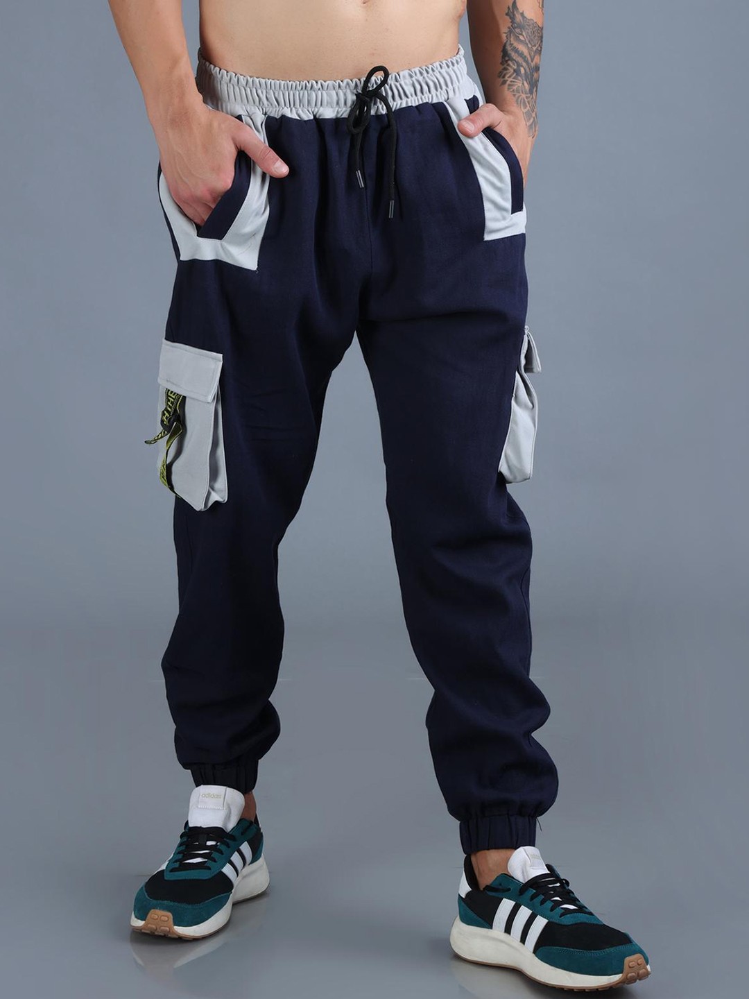 

The Dance Bible Men Relaxed-Fit Anti Odour Cargo Joggers, Navy blue
