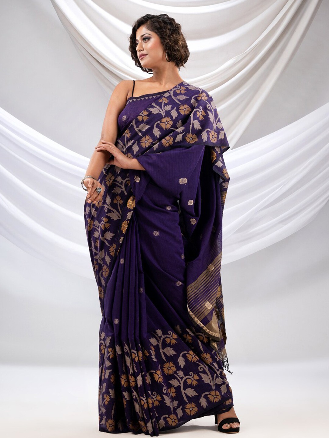 

Charukriti Floral Woven Design Zari Pure Cotton Saree, Violet