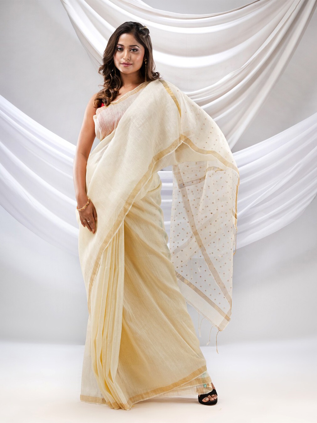 

Charukriti Zari Saree With Blouse Piece, Off white