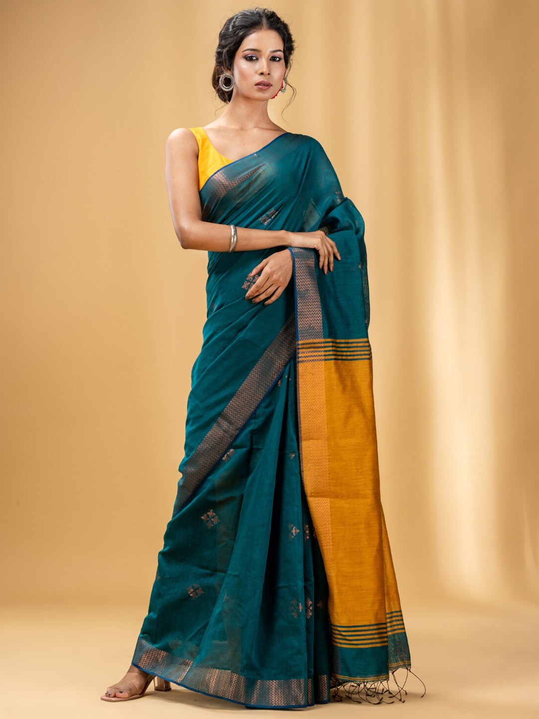 

Charukriti Floral Woven Design Zari Saree, Teal