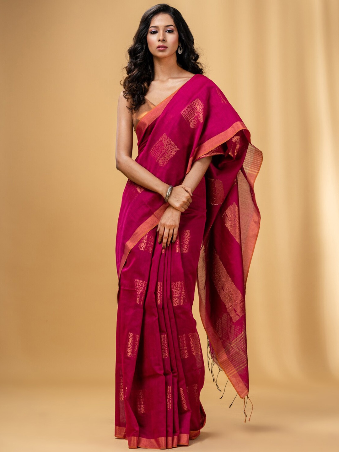 

Charukriti Woven Design Zari Detailed Saree, Pink