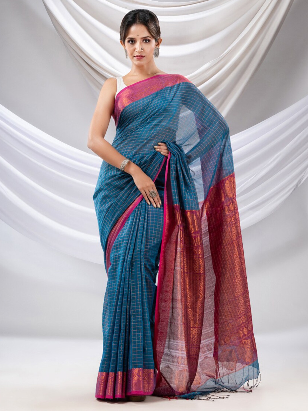 

Charukriti Checked Woven Design Zari Saree, Blue