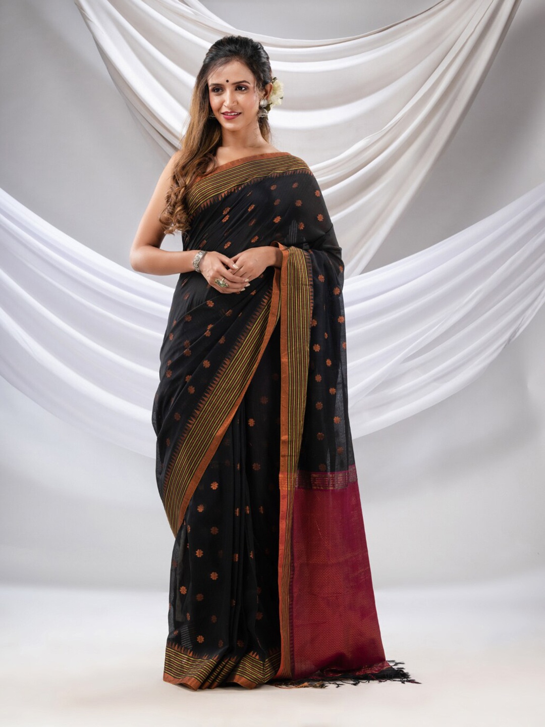 

Charukriti Woven Design Zari Detailed Pure Cotton Saree, Black