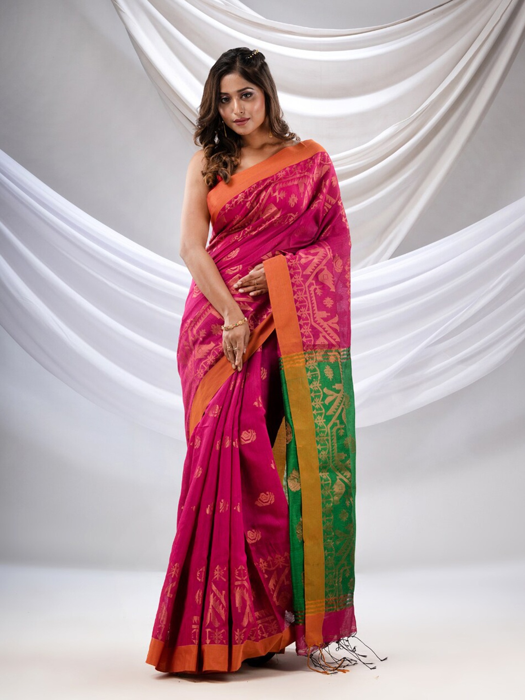 

Charukriti Ethnic Motifs Woven Design Saree, Fuchsia