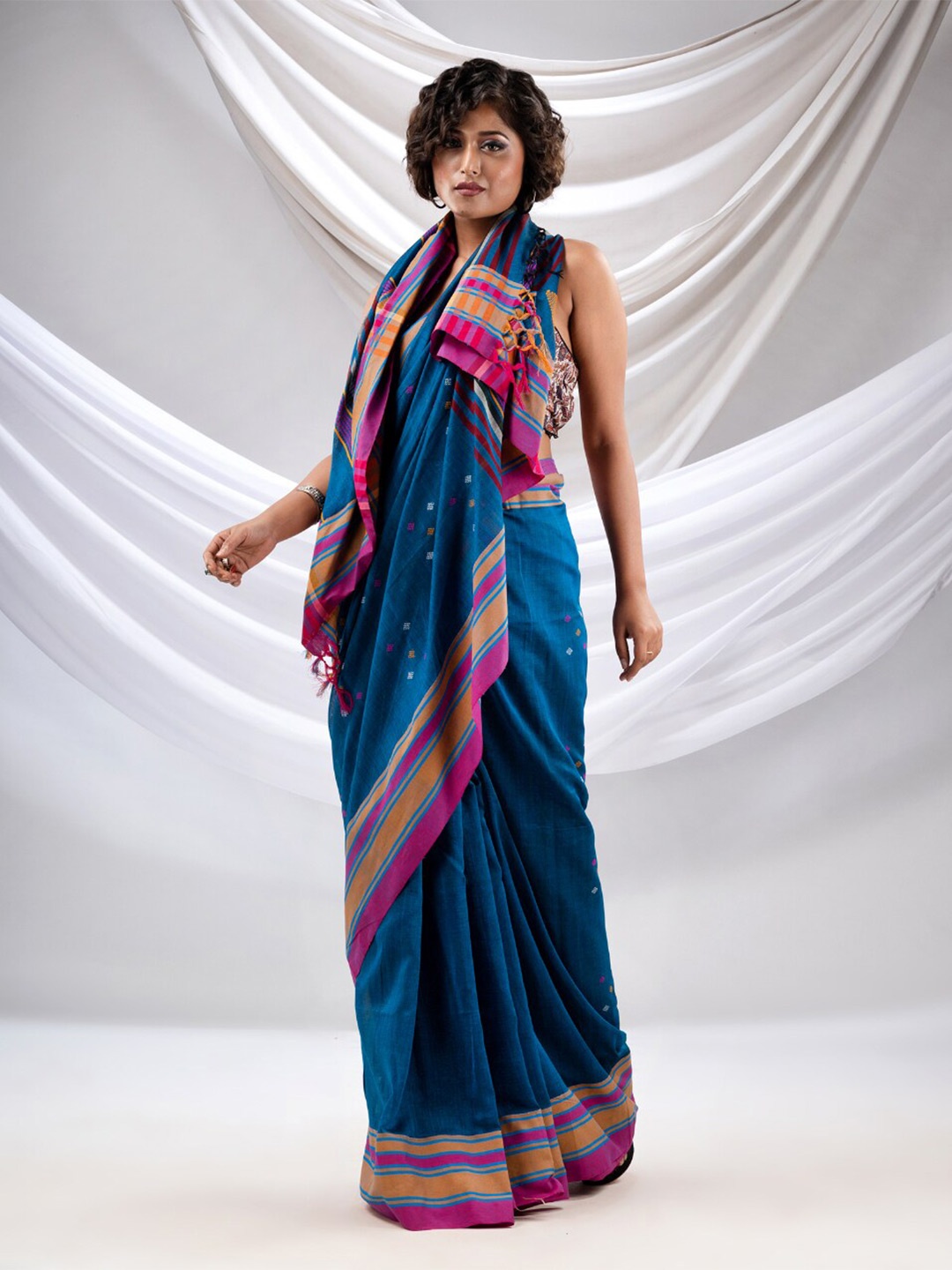 

Charukriti Ethnic Motifs Woven Design Pure Cotton Saree, Blue