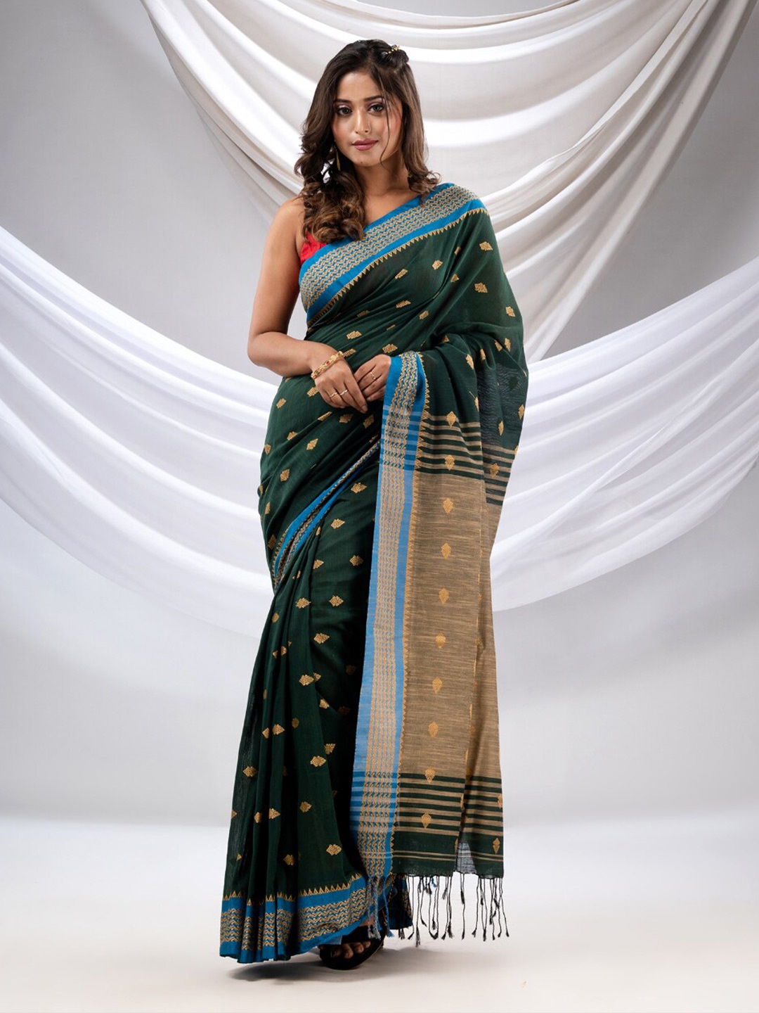 

Charukriti Ethnic Motifs Woven Design Zari Pure Cotton Saree, Green