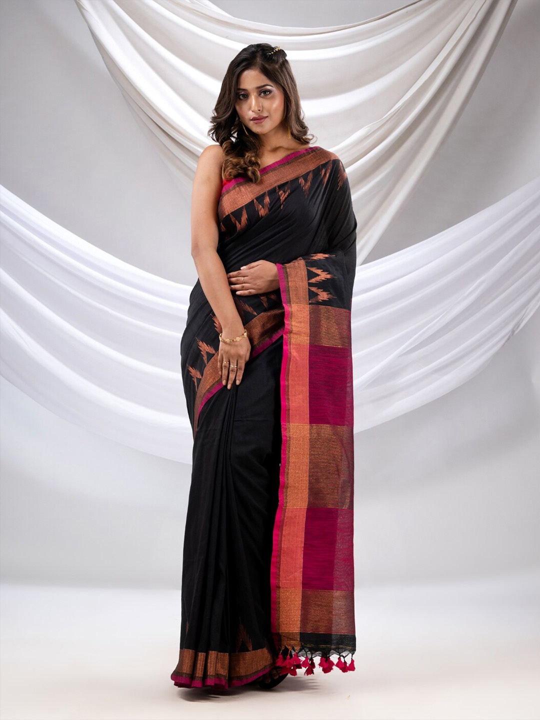 

Charukriti Zari Border Pure Cotton Saree, Black