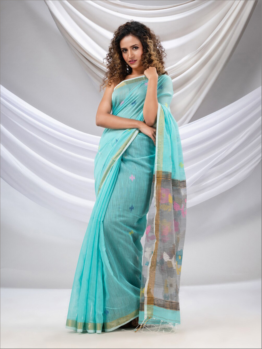 

Charukriti Floral Woven Design Zari Pure Cotton Saree, Sea green
