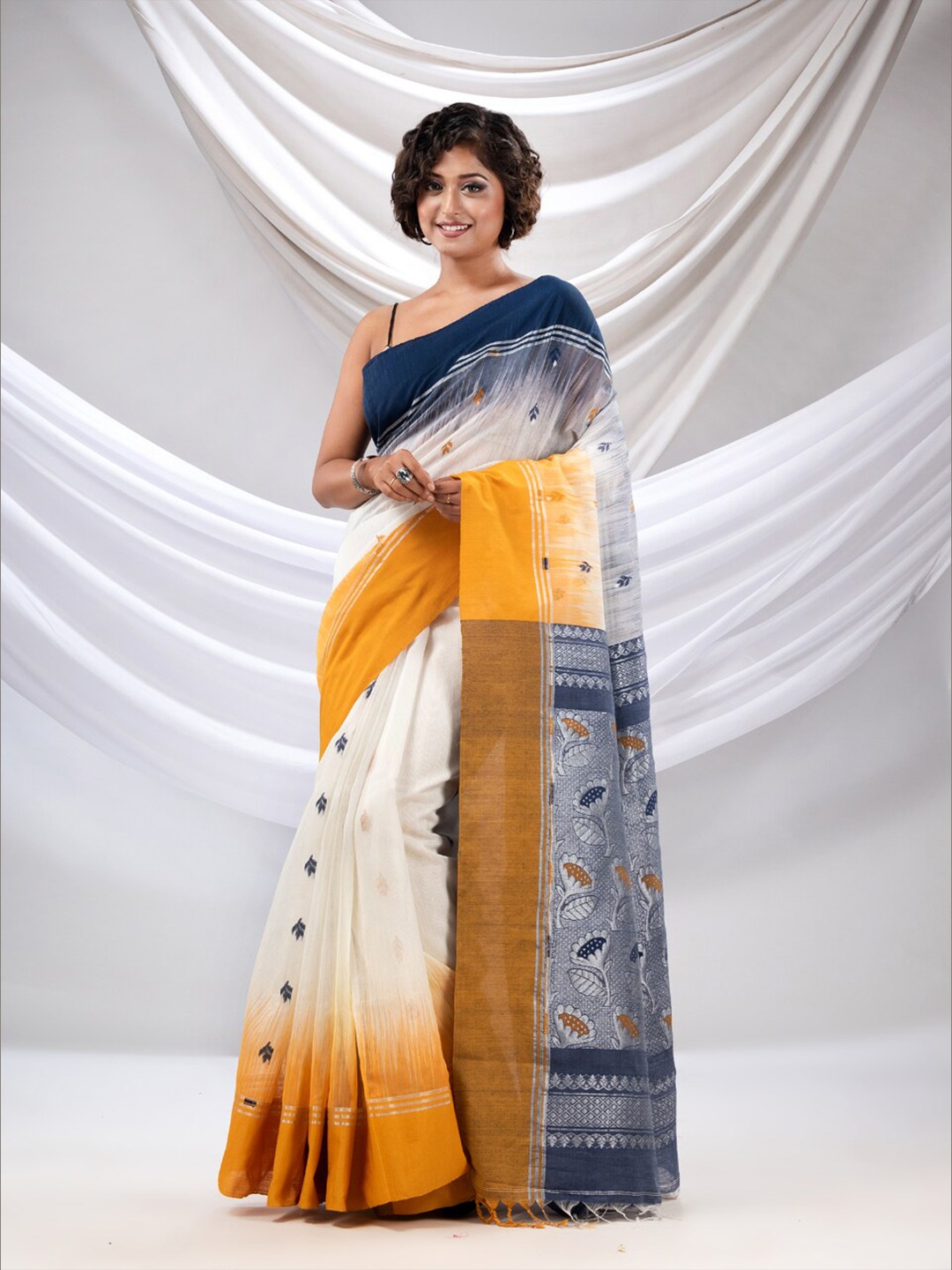 

Charukriti Ethnic Motifs Woven Design Ikat Saree, White