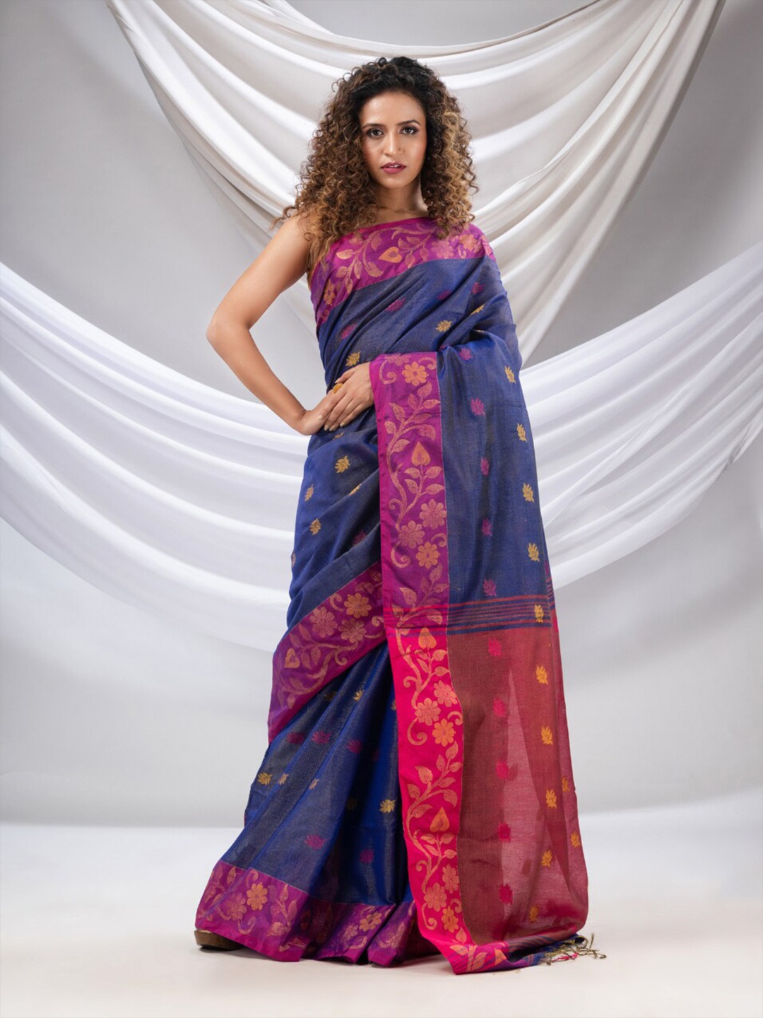 

Charukriti Floral Woven Design Zari Tissue Saree, Blue