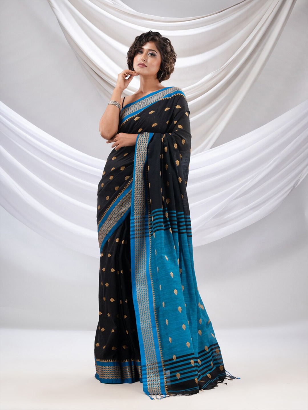 

Charukriti Ethnic Motifs Woven Design Zari Pure Cotton Saree, Black