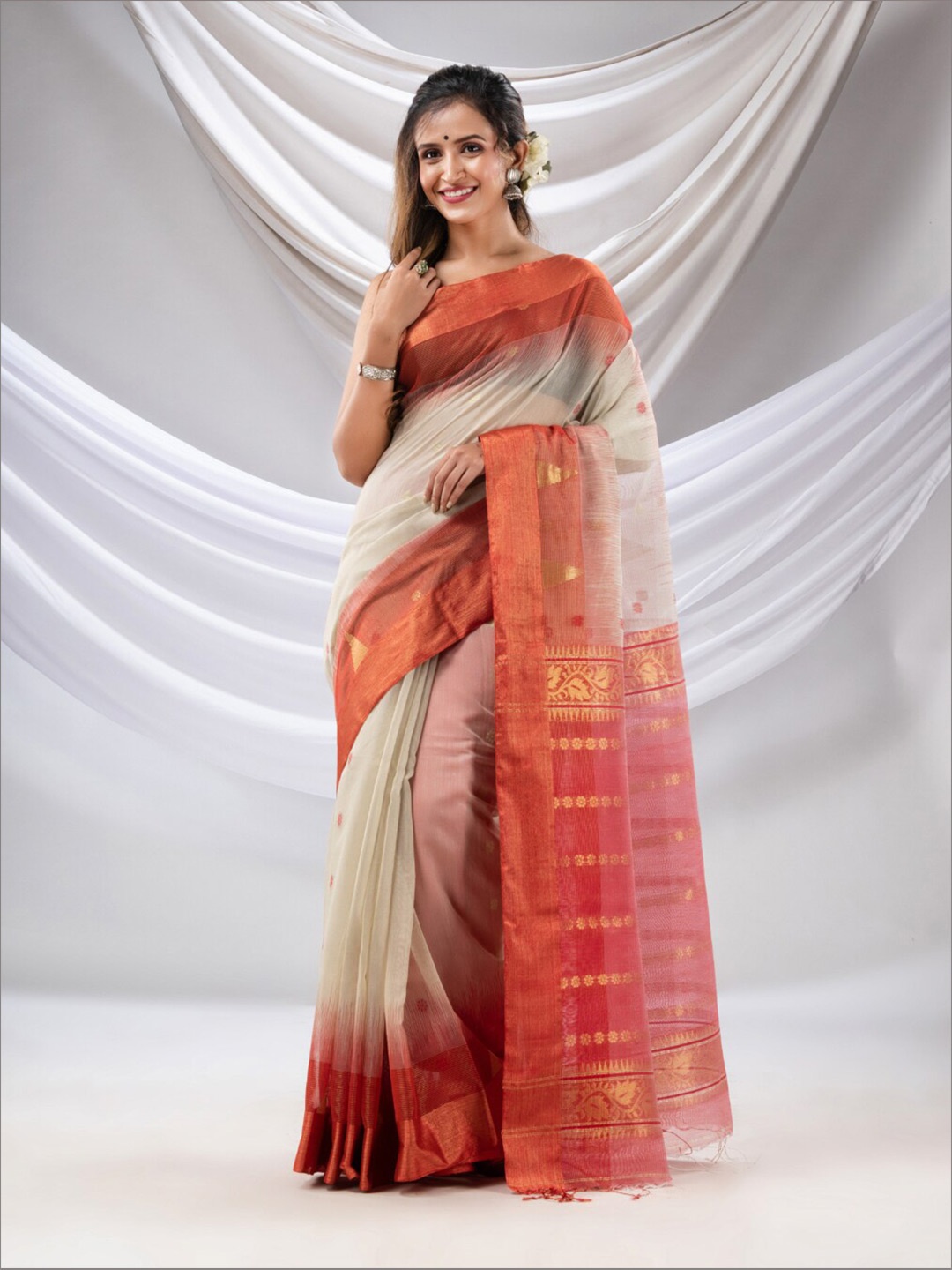 

Charukriti Ethnic Motifs Woven Design Zari Ikat Saree, Off white