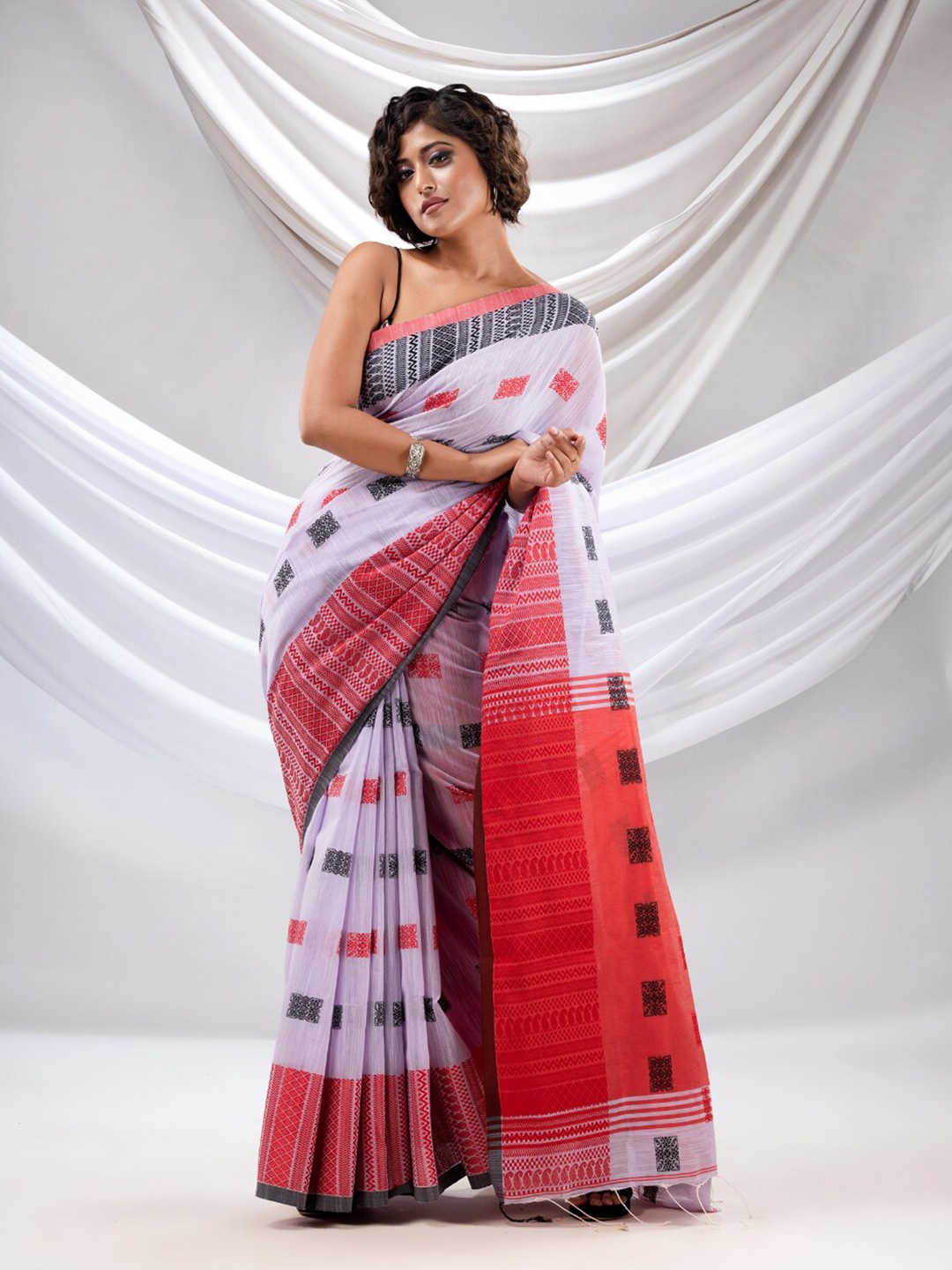 

Charukriti Ethnic Motifs Woven Design Pure Cotton Saree, Lavender